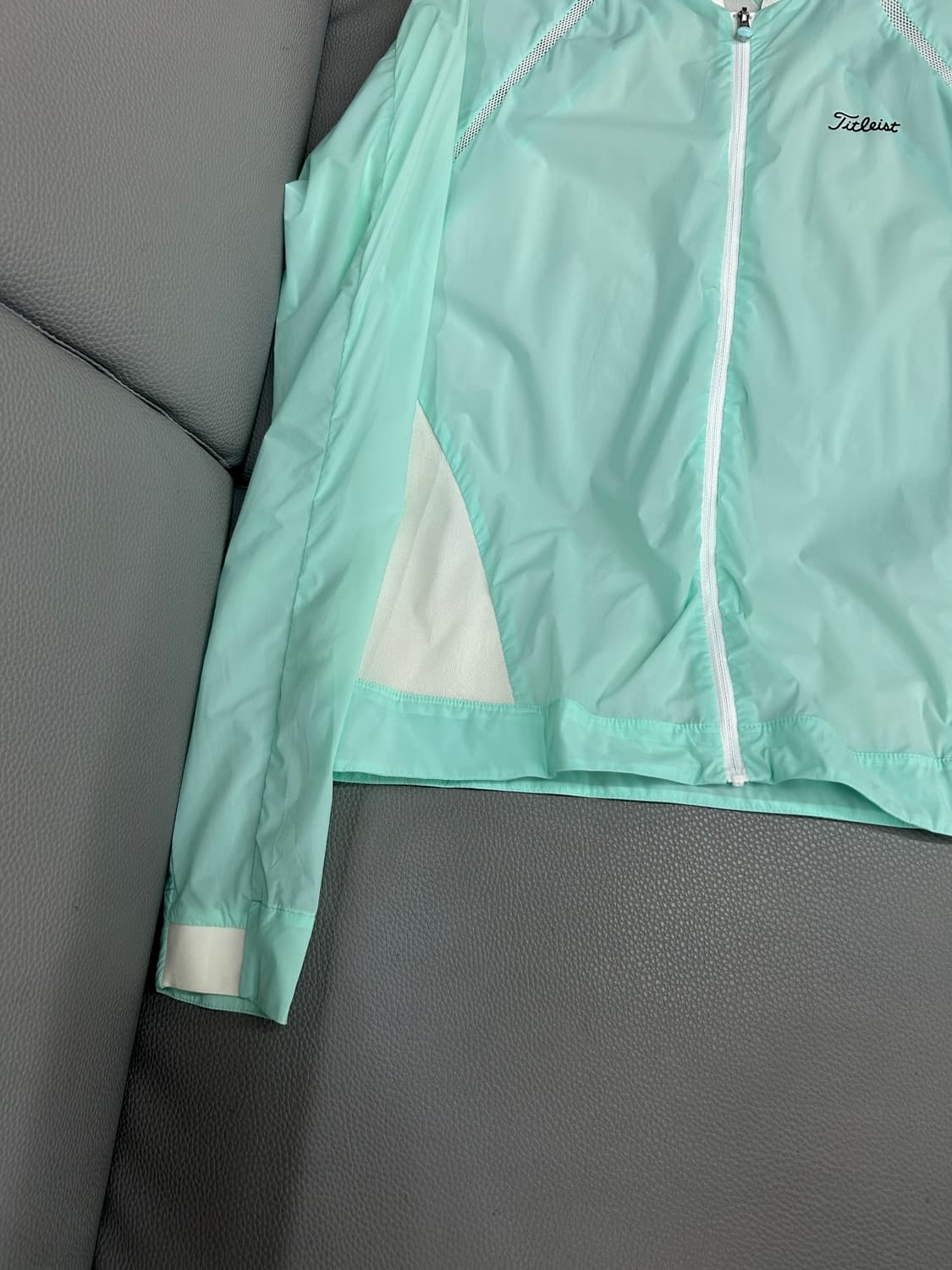 타이틀리스트 여성 스윙 바람막이 자켓(M/90) 상품이미지4