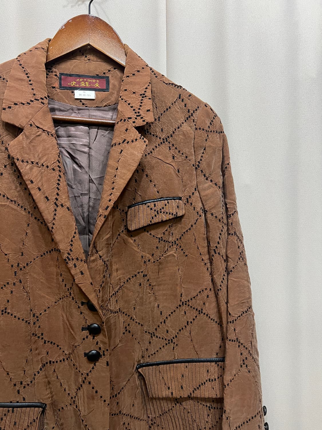 빈티지 여성 펀칭 디테일 3버튼 블레이저 상품이미지3