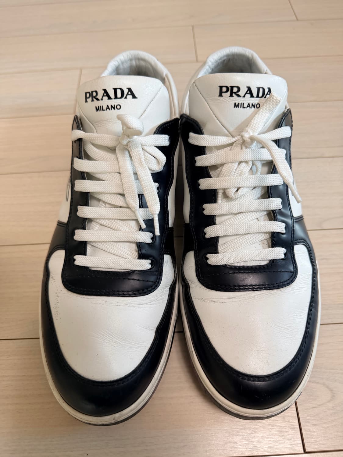 프라다 다운타운 레더 스니커즈 45사이즈 (정품) 상품이미지1