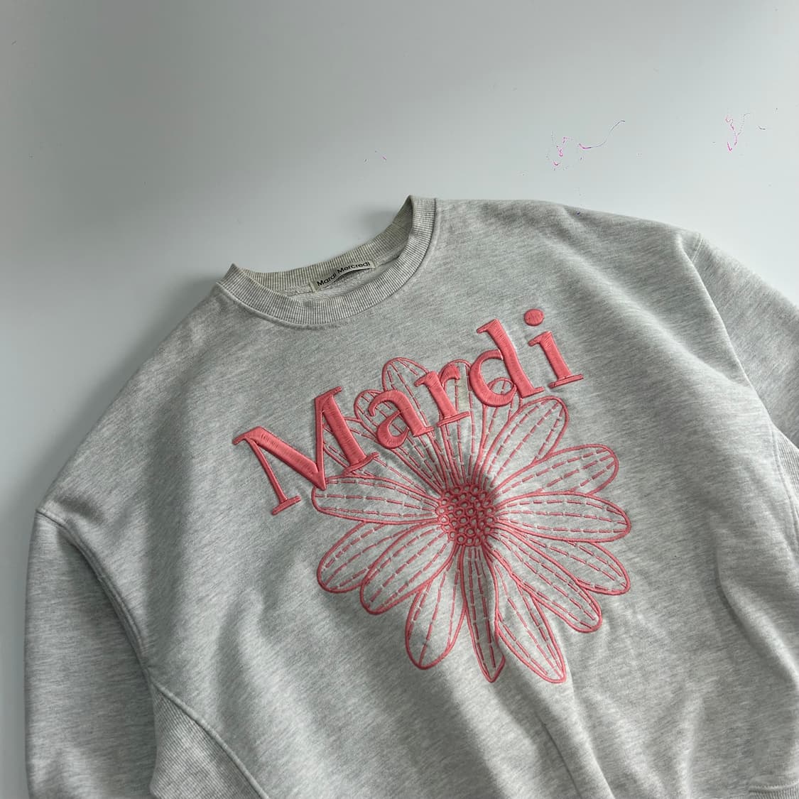 Mardi Mercredi 마르디메크르디 핑크 자수 로고 맨투맨 상품이미지4