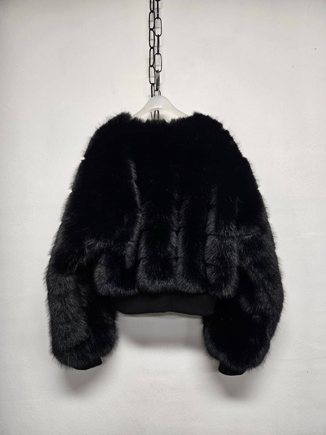 바이씨니 by ssiny 블랙 크롭 퍼 자켓 상품이미지2