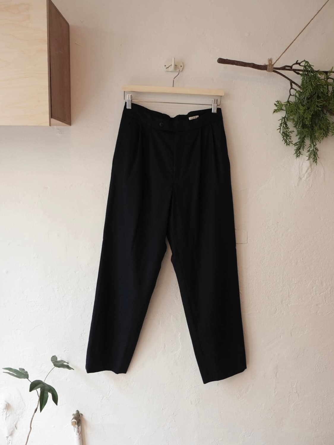 코모리 울 턱 팬츠 상품이미지1