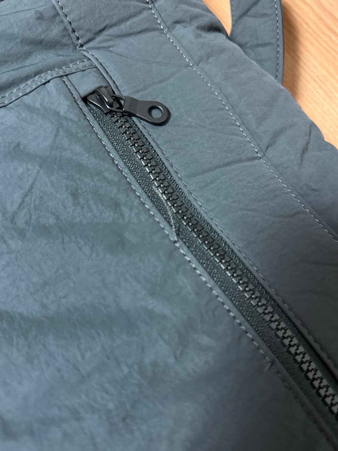 마지언타이틀 러너스백 [차콜] 상품이미지6