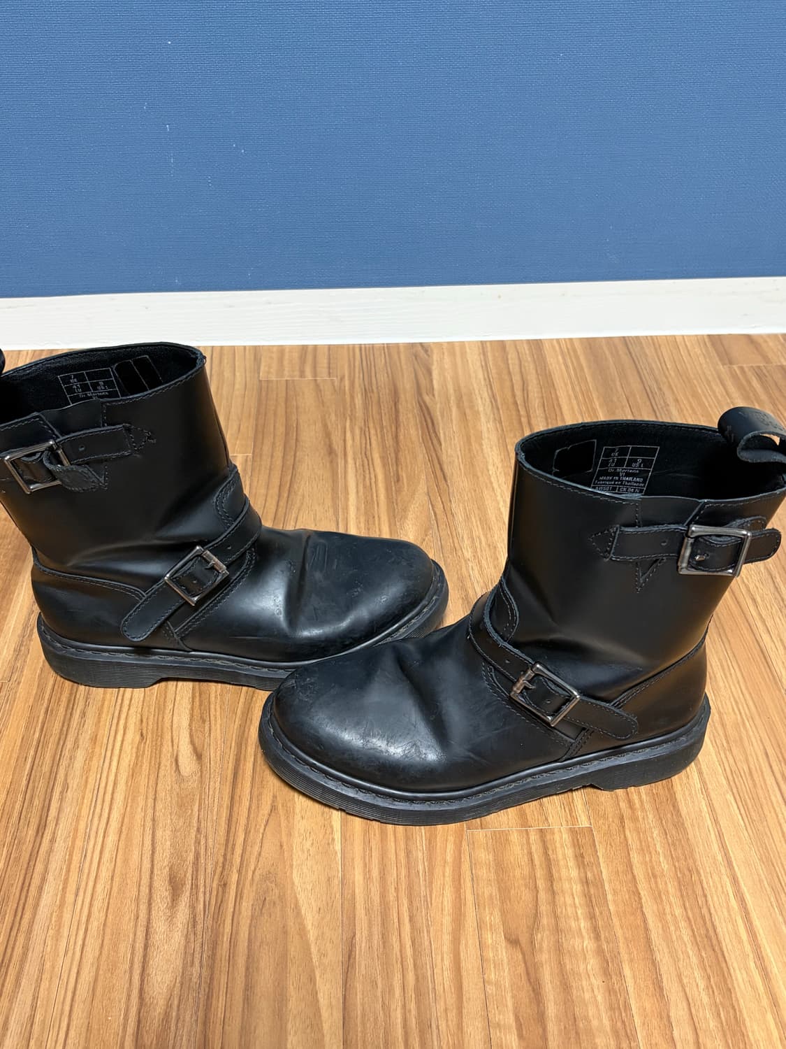 Dr. Martens engineer boots 상품이미지2