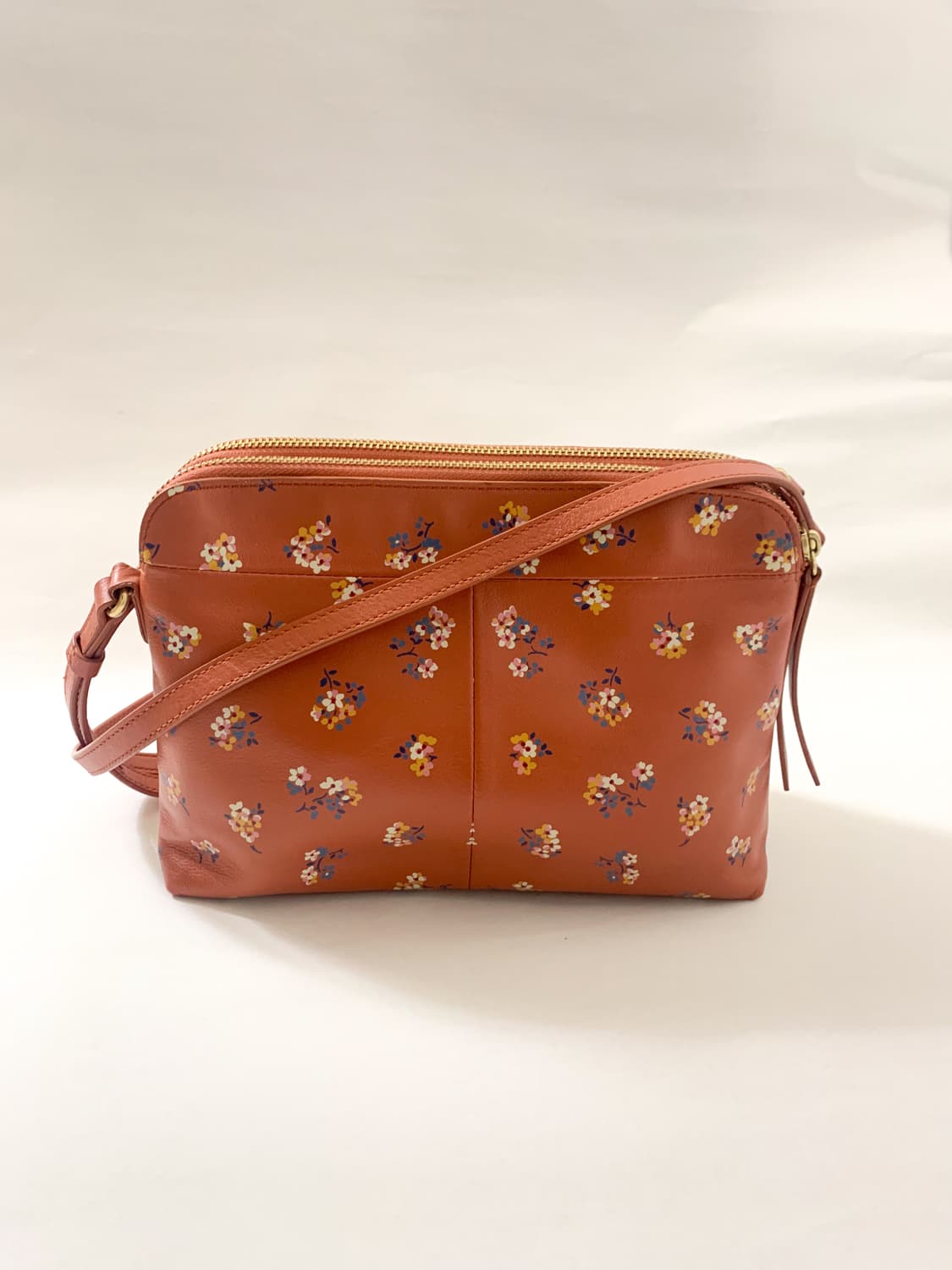 캐스키드슨 플라워 가죽 숄더백 상품이미지4