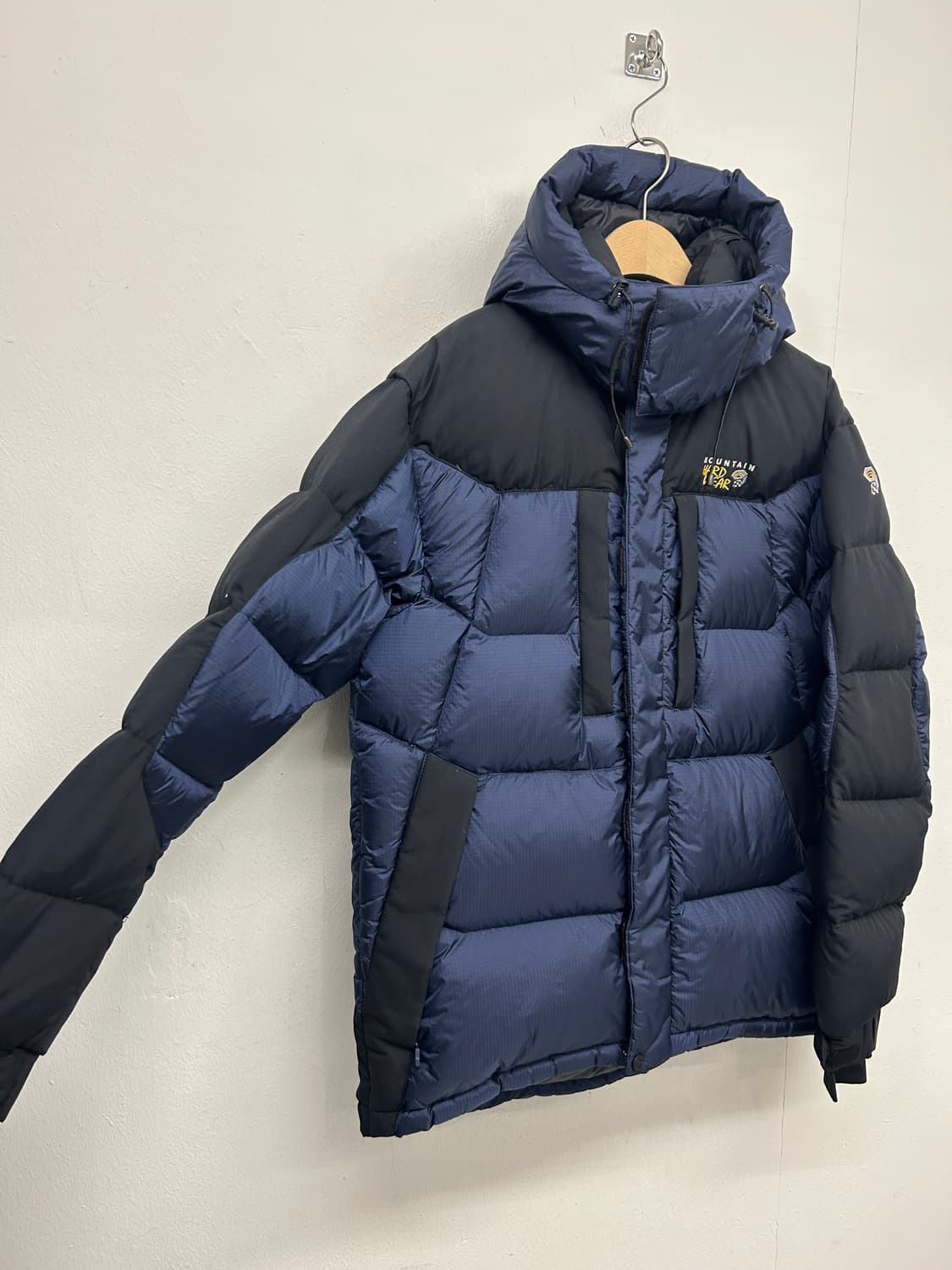 마운틴하드웨어 패딩 자켓 상품이미지3
