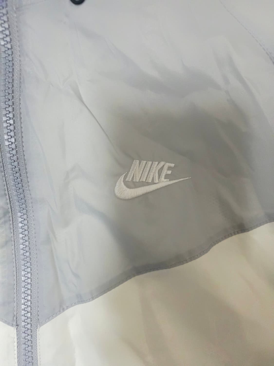 [나이키] Y2K 무드 화이트 그레이 배색 윈드러너 후드 바람막이 95  상품이미지2