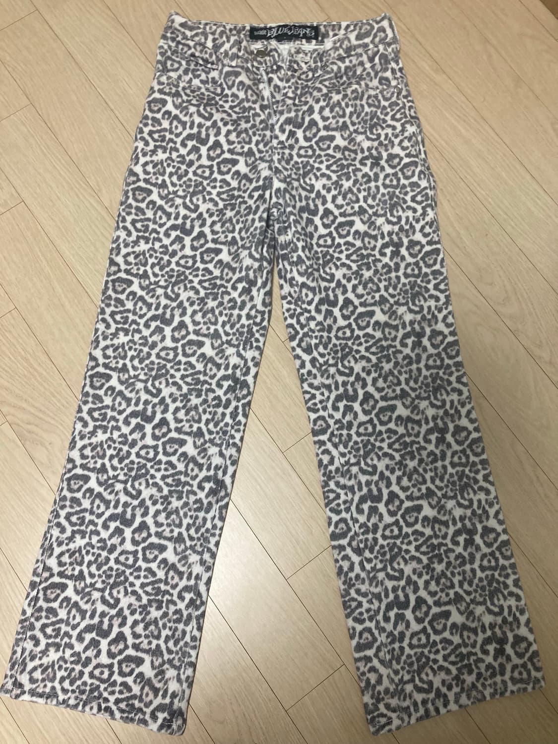 스웨이드 레오파드 진 아이보리 색 팝니다 상품이미지1