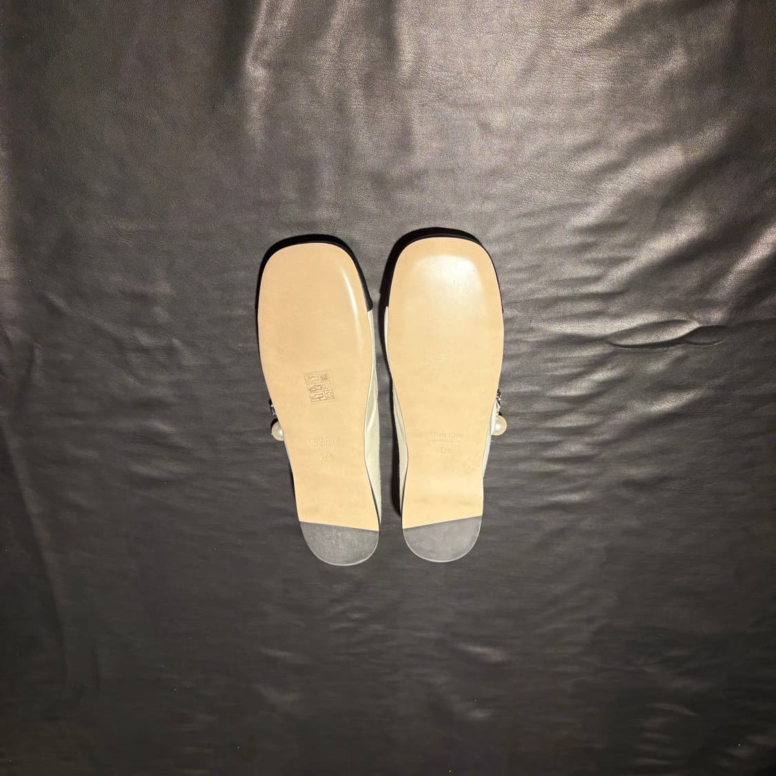 미우미우 발레리나 플랫슈즈 세틴 상품이미지5