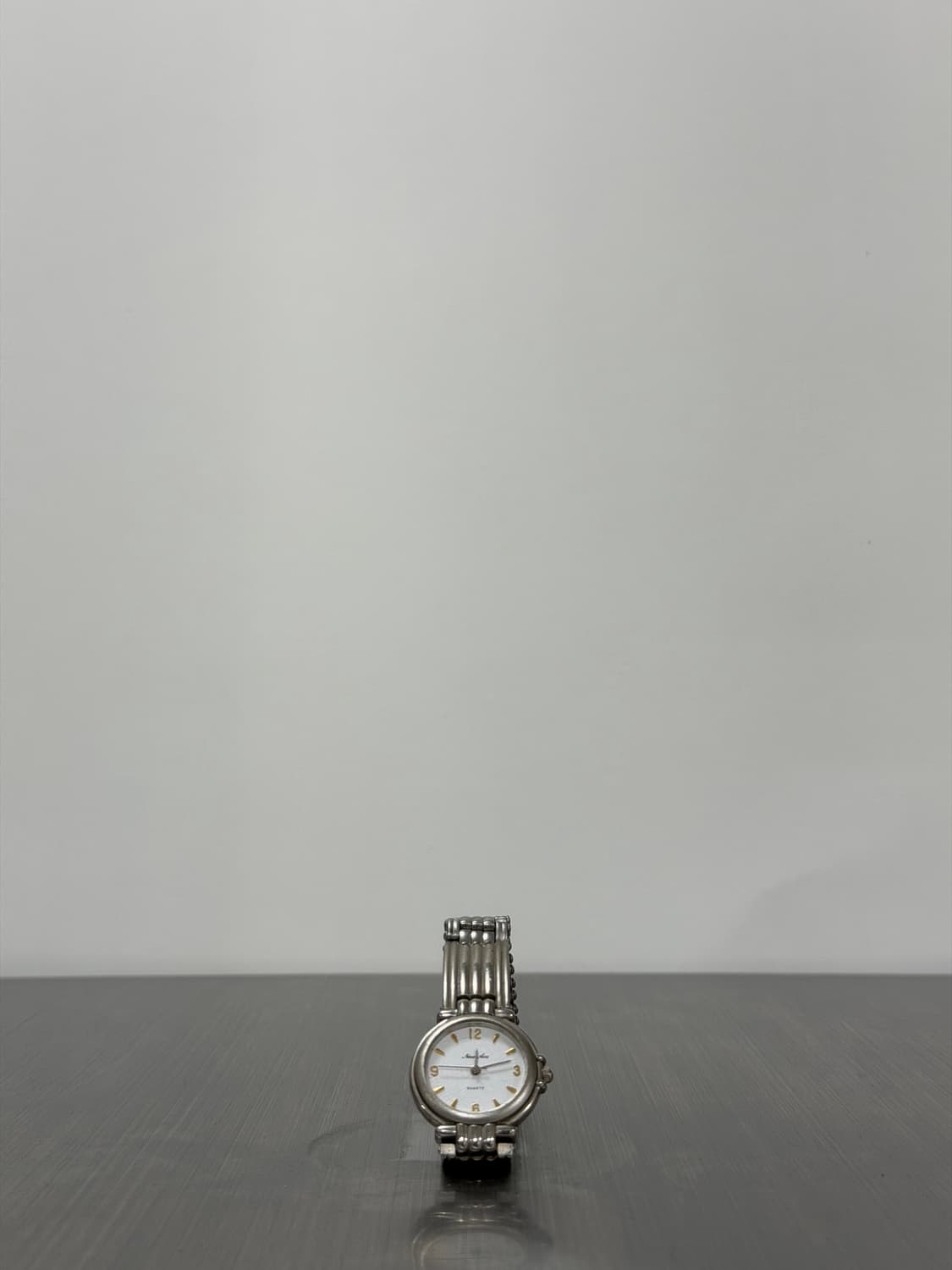 Vintage New Ace Quartz Watch 상품이미지1