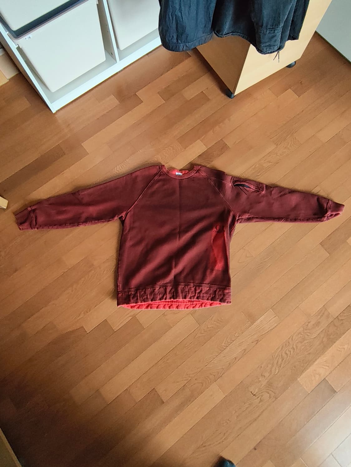 C.P. 컴퍼니 맨투맨 버건디 105 상품이미지1