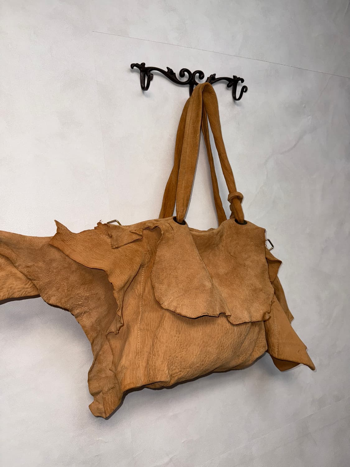 Camel grunge western suede shoulder bag 상품이미지2