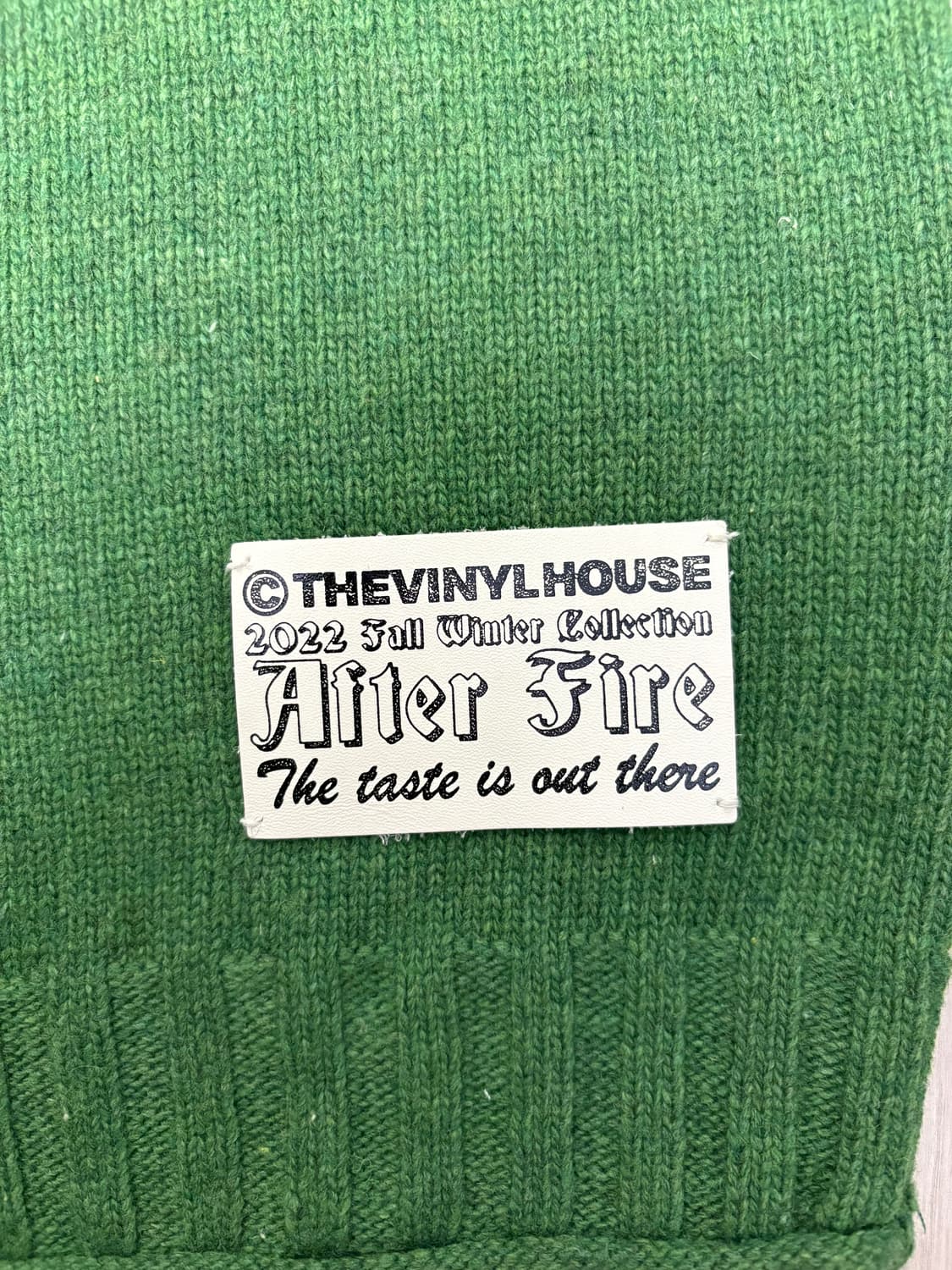 더바이닐하우스 니트집업 상품이미지3