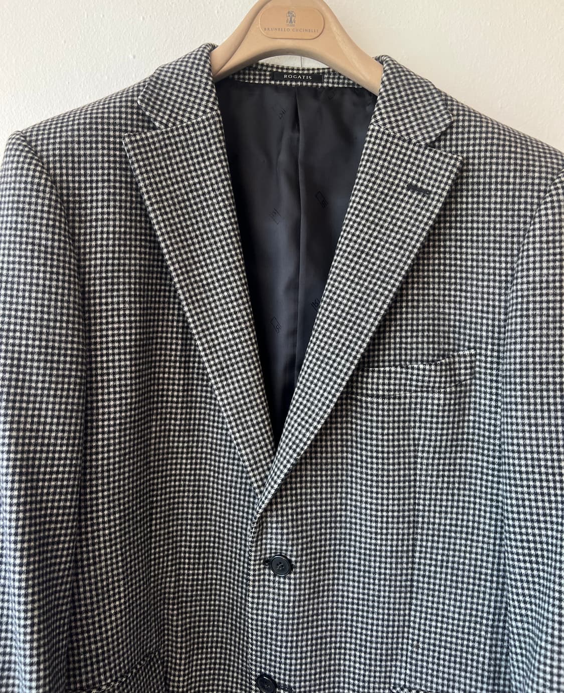 로가디스 남성 블랙 투스체크 울캐시미어 싱글자켓

 상품이미지2