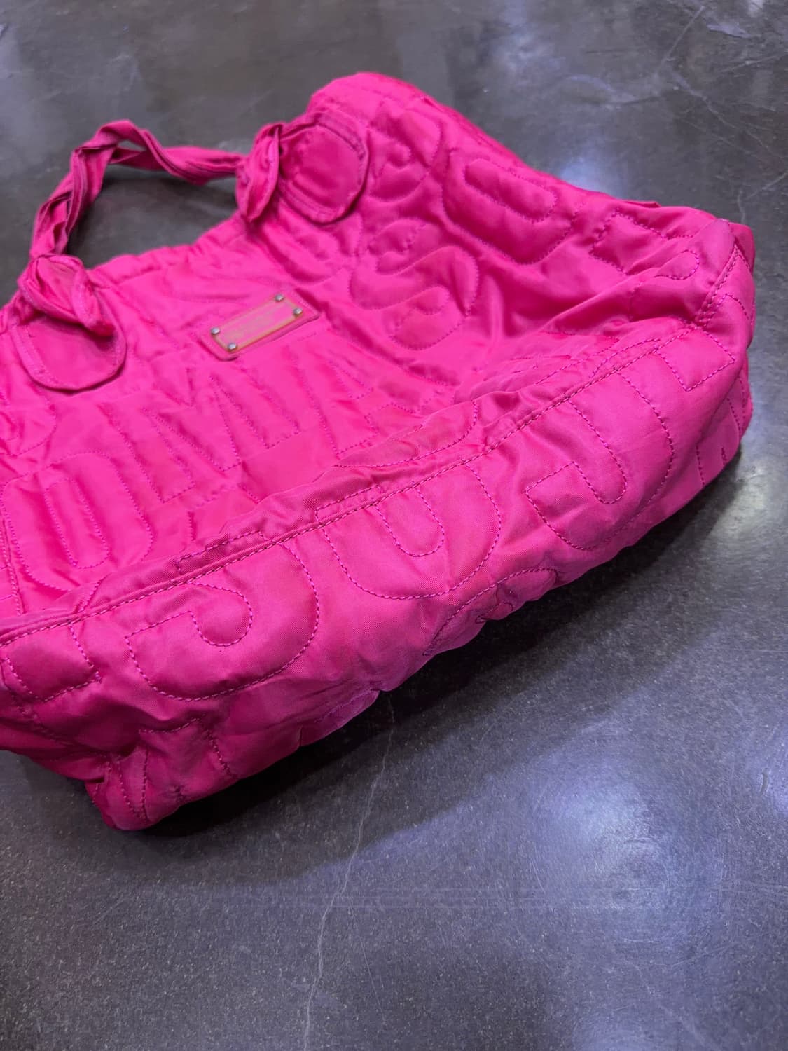 마크제이콥스 넉아웃 핑크 퀼팅 나일론 토트백 상품이미지7
