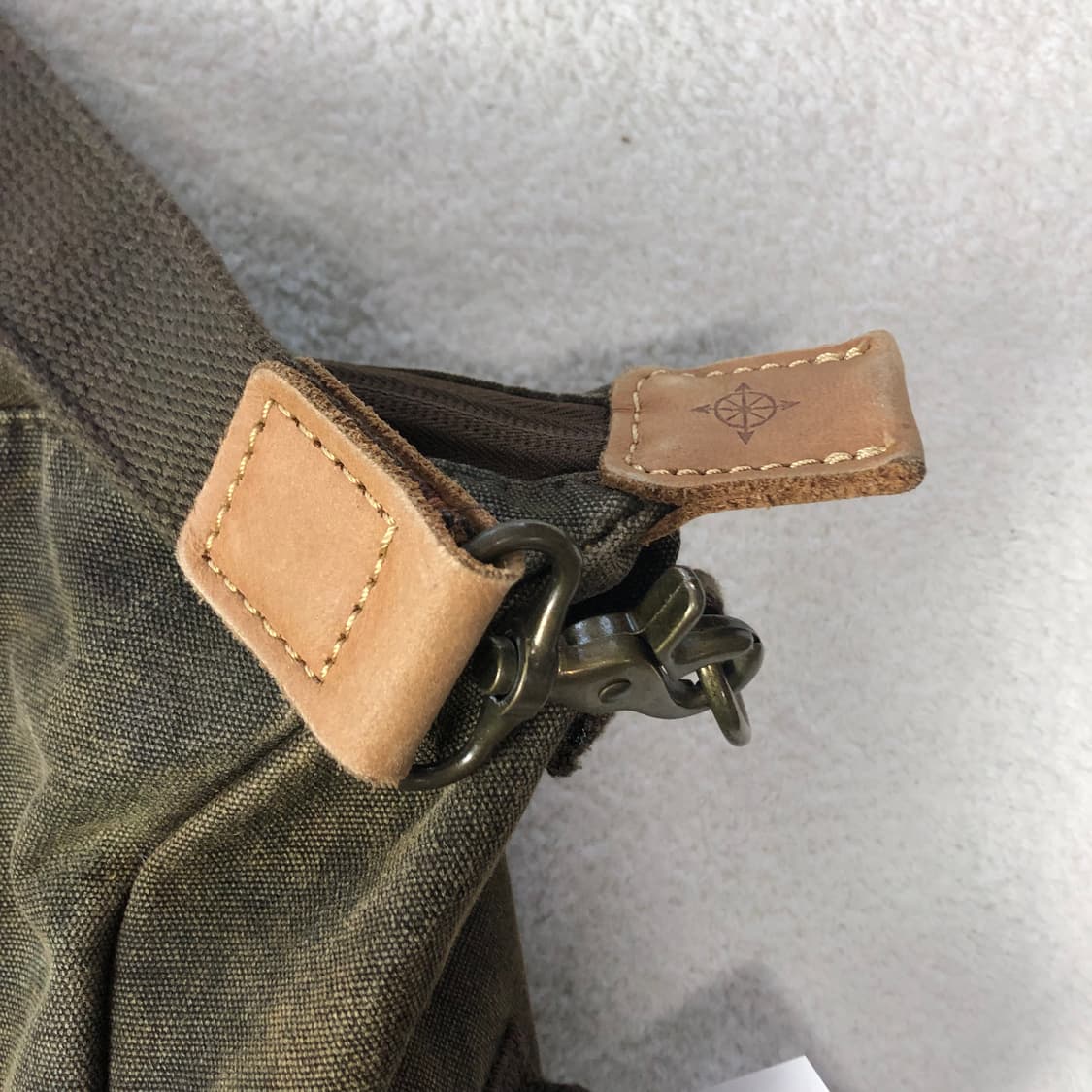 내셔널지오그래픽  크로스백 상품이미지3