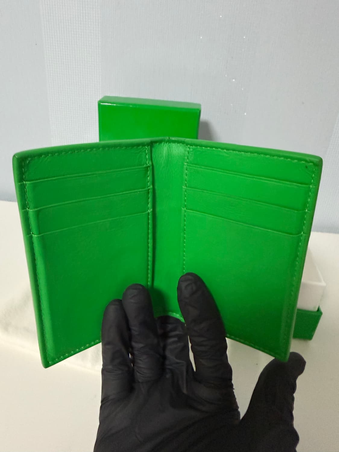 크림 풀구성 ) 보테가베네타 지갑 플랩 카드 케이스 패러킷 상품이미지6