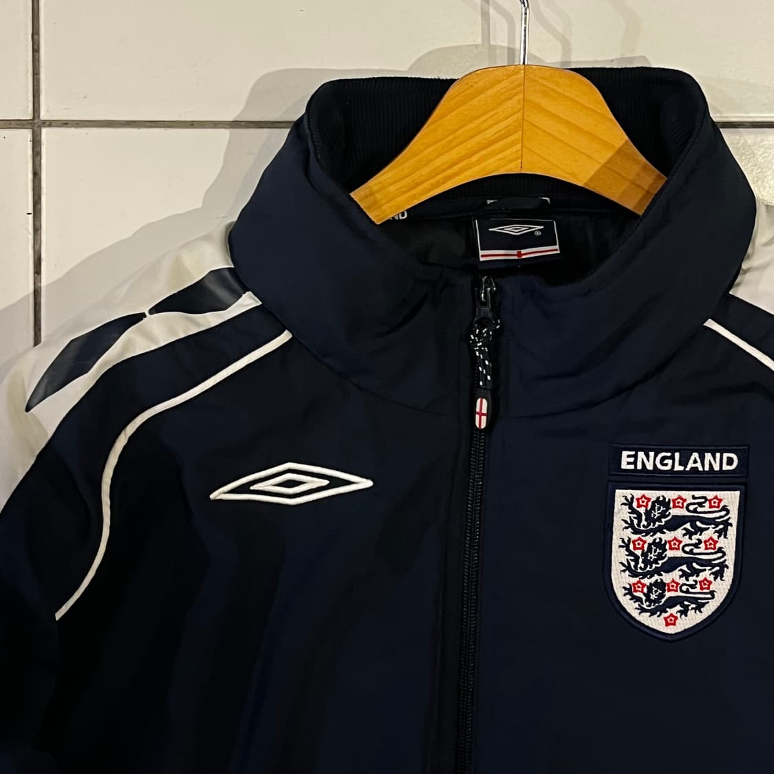 00‘s 엄브로 잉글랜드 국가대표 누빔 점퍼 자켓 상품이미지4
