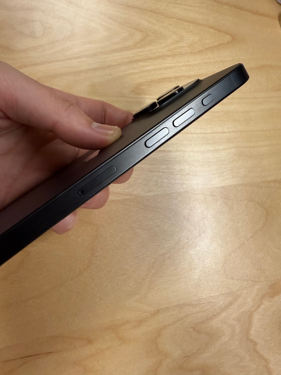 아이폰 15 pro 블랙 티타늄 256GB 상품이미지7