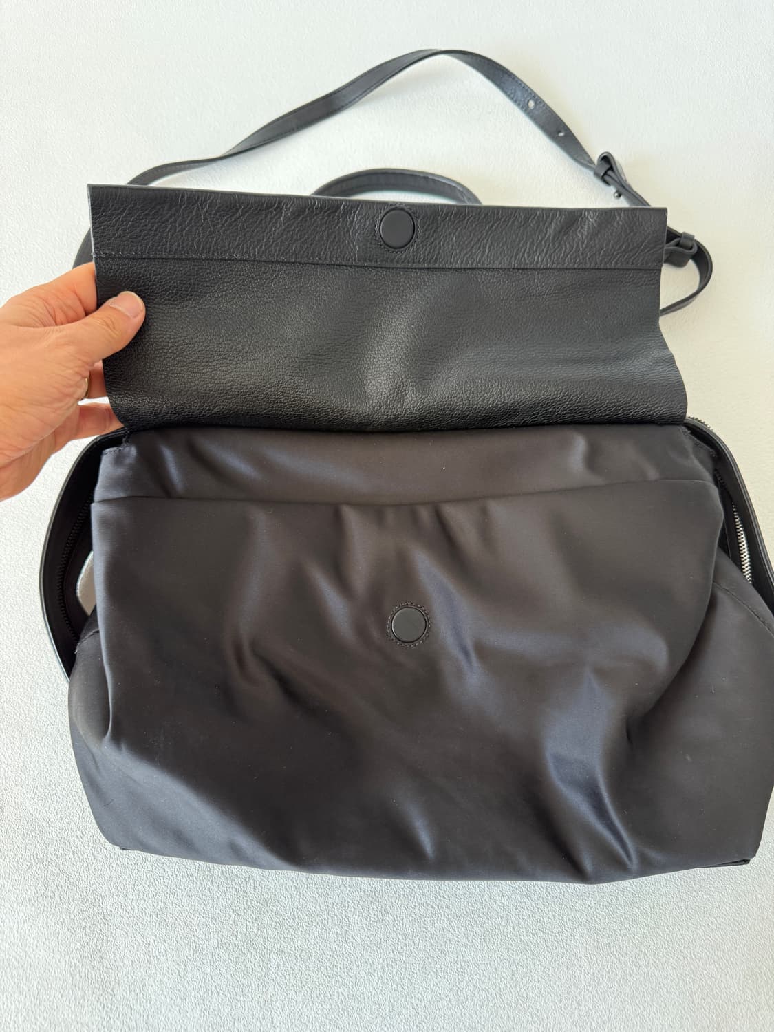 구호(KUHO) 레더&원단 토트 크로스백 상품이미지8