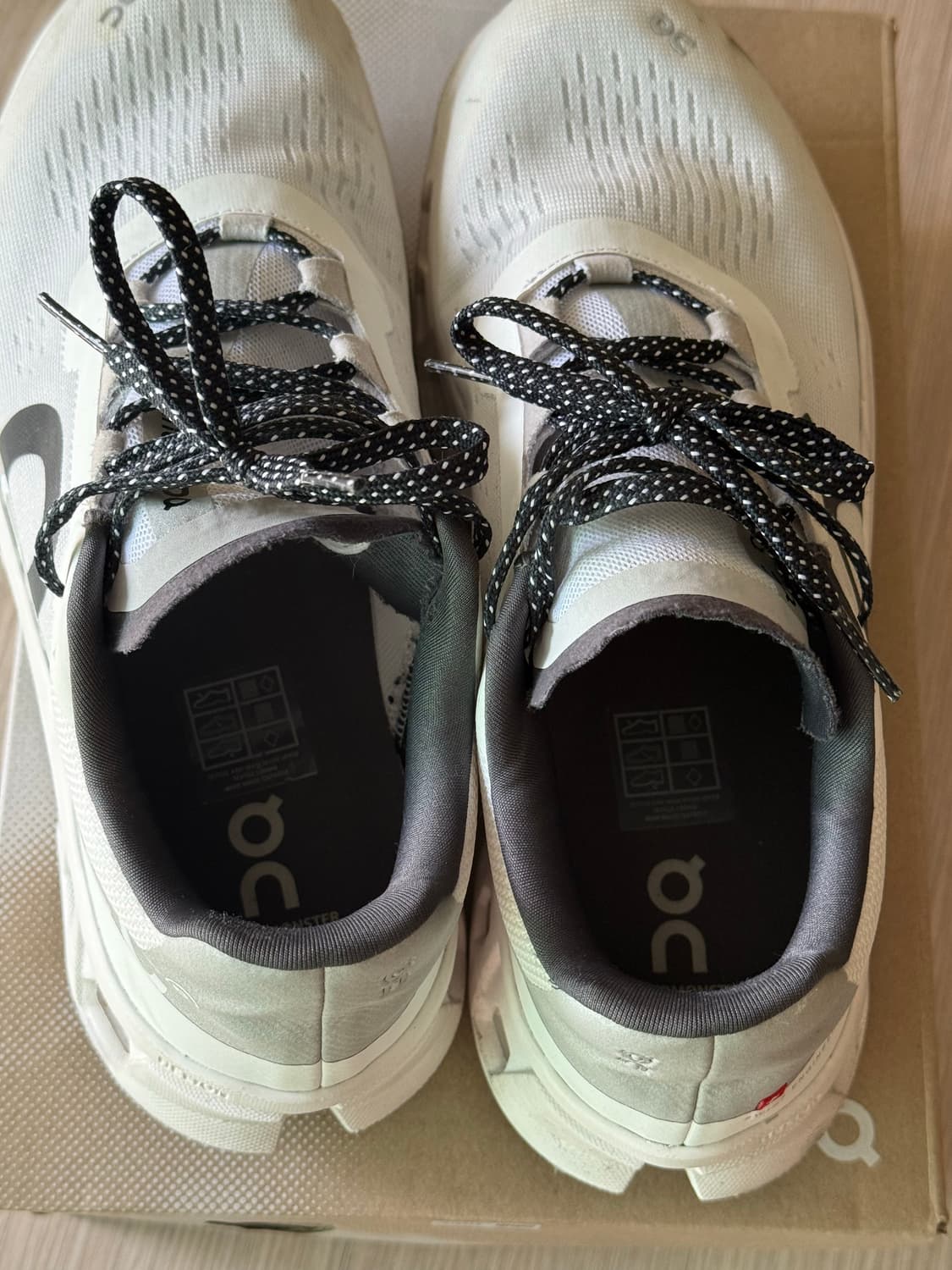 [270] 온 러닝 클라우드몬스터 올 화이트 상품이미지7