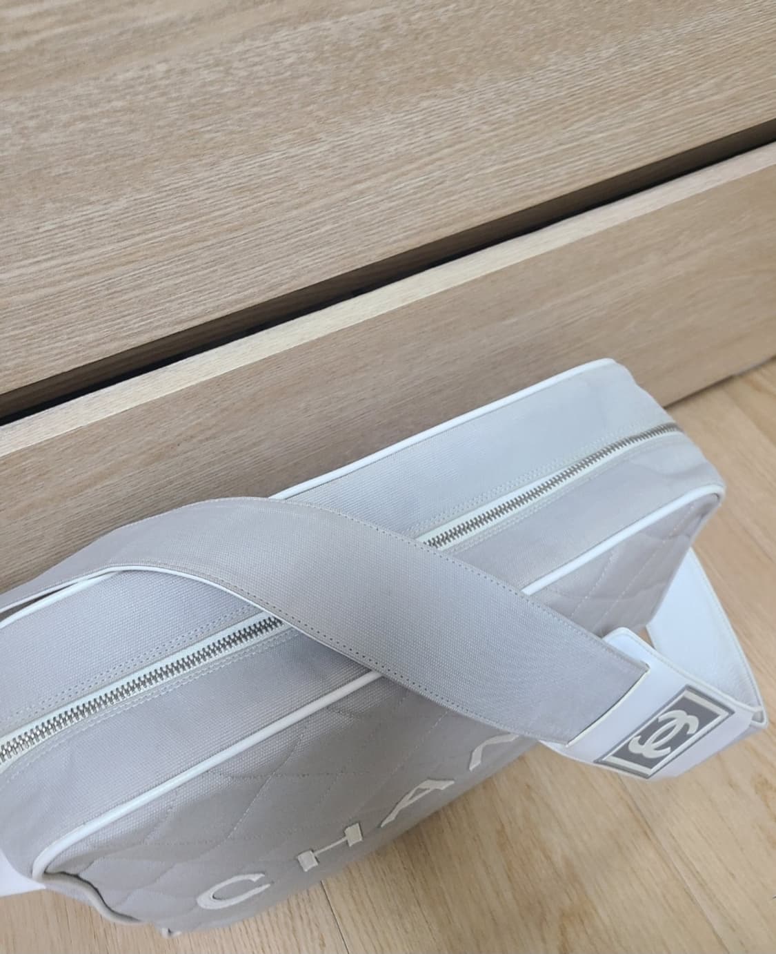 샤넬 스포츠 숄더백 겸 크로스백 상품이미지8