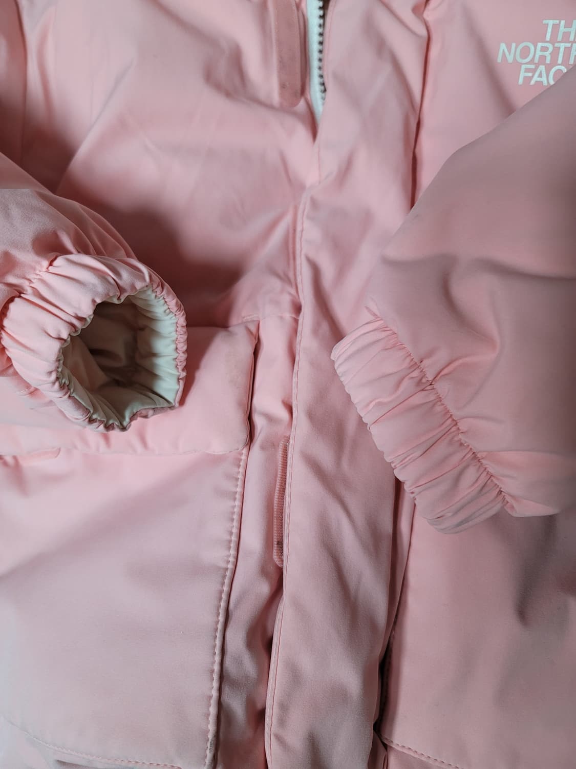 노스페이스 리버시블 연핑크 패딩 키즈 110사이즈 상태굿

 상품이미지3