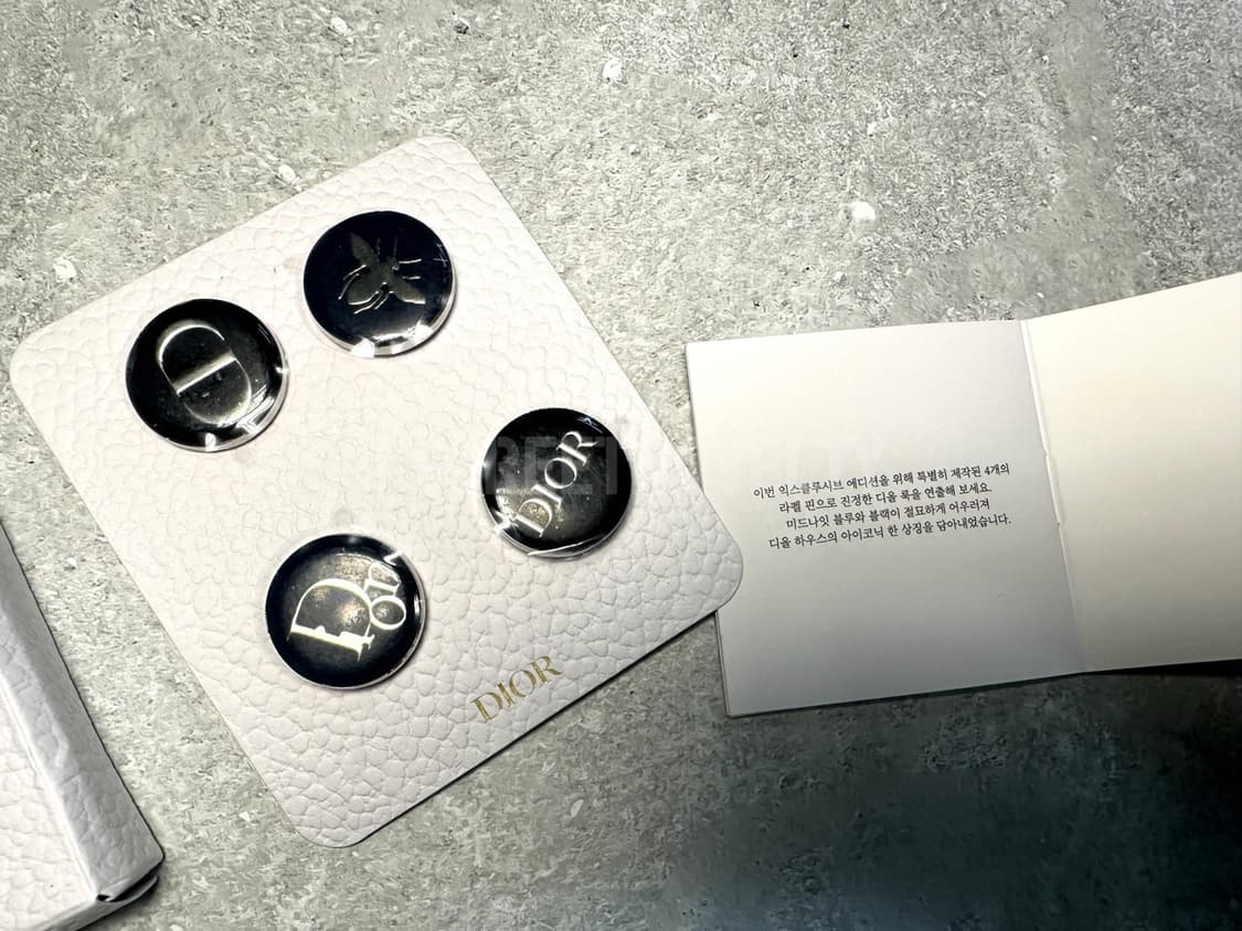 디올뷰티 익스크루시브 핀뱃지 남성 브로치 한정 할인 상품이미지2