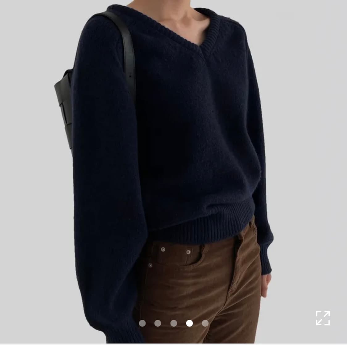 어텀 브이넥 니트 네이비 상품이미지1