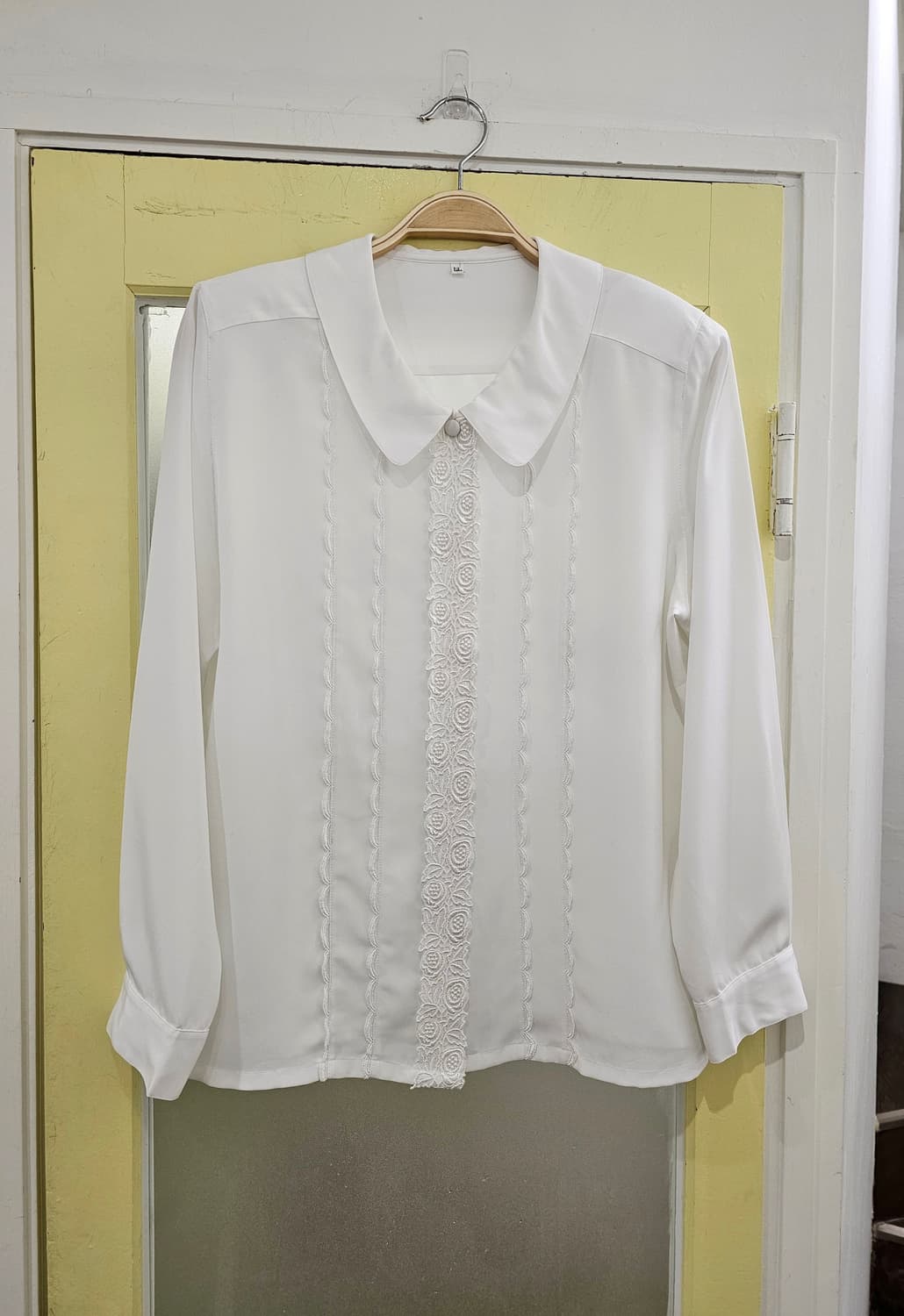 Japan 화이트 자수 블라우스 상품이미지1