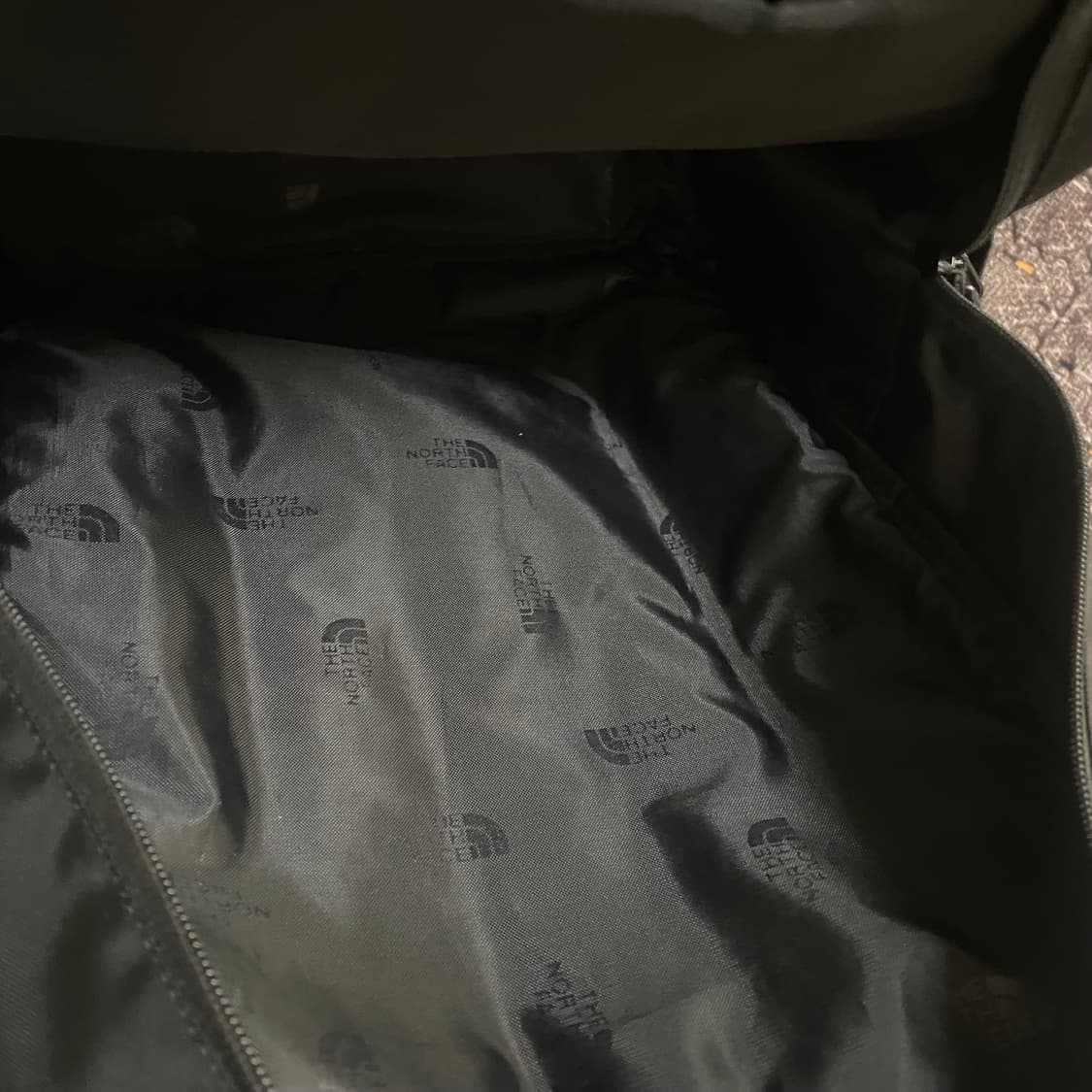 노스페이스 검정 백팩 상품이미지4