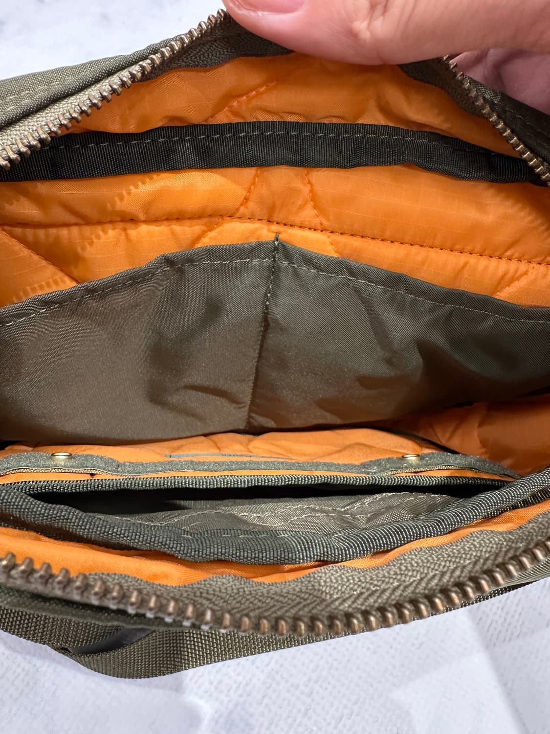 포터 포스 숄더백 스몰 올리브 드랩 상품이미지9