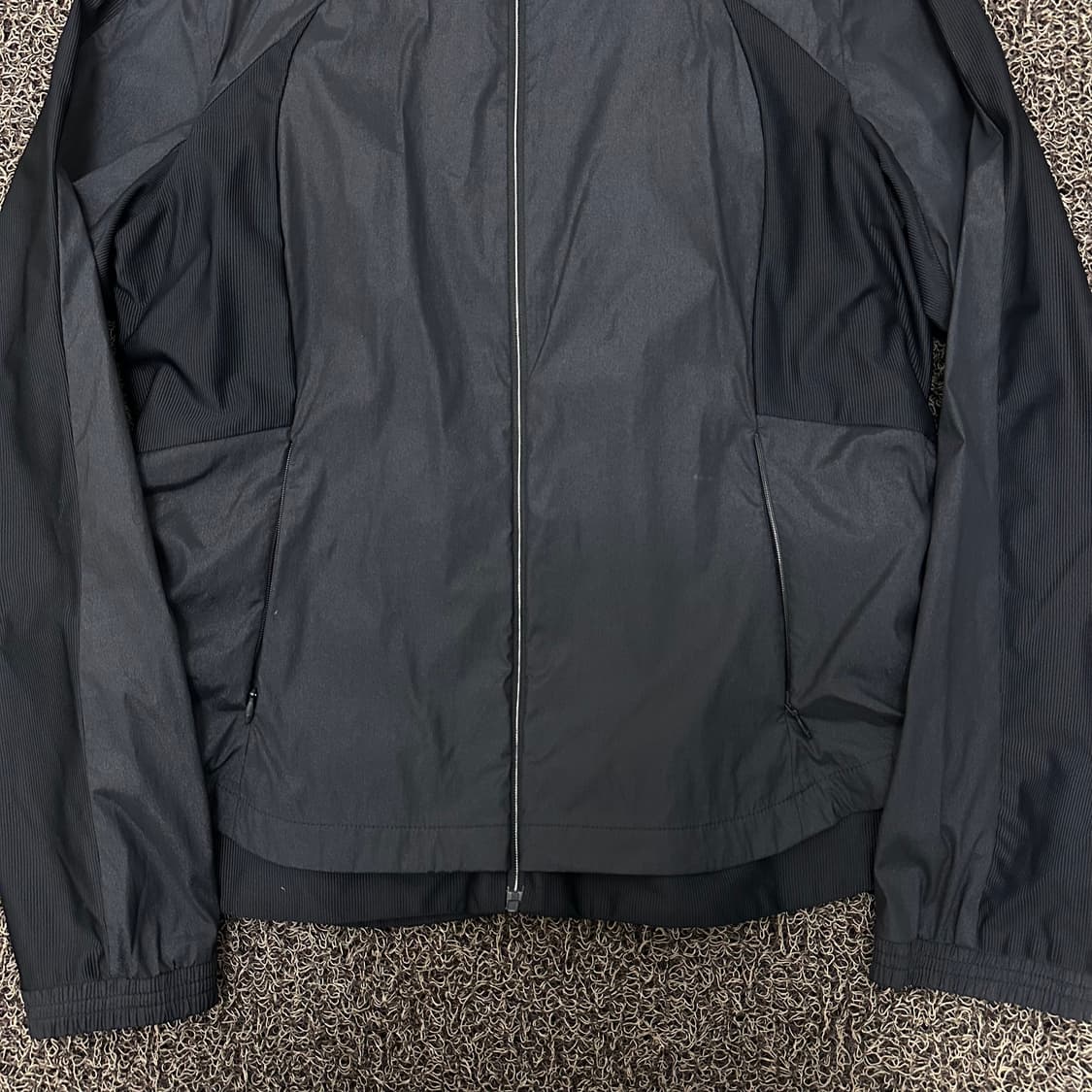 데상트 여성 골프웨어 경량 바람막이 자켓 95(L) 상품이미지3