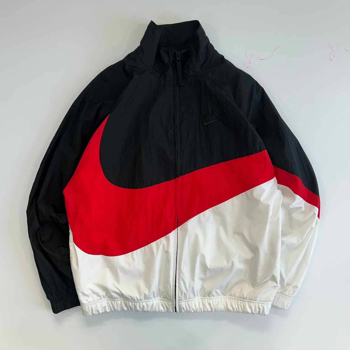 Nike 나이키 스몰로고 레드 블랙 배색 바람막이 상품이미지3