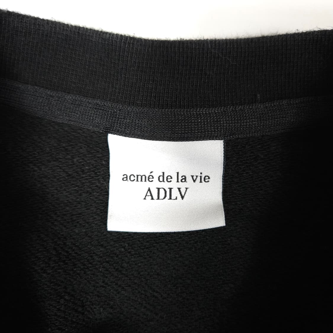 아크메드라비 맨투맨 블랙 상품이미지5