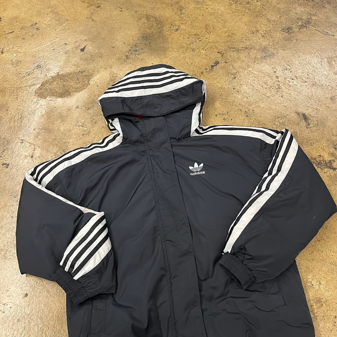 아디다스 블랙 빅로고 백로고 숏패딩  상품이미지1