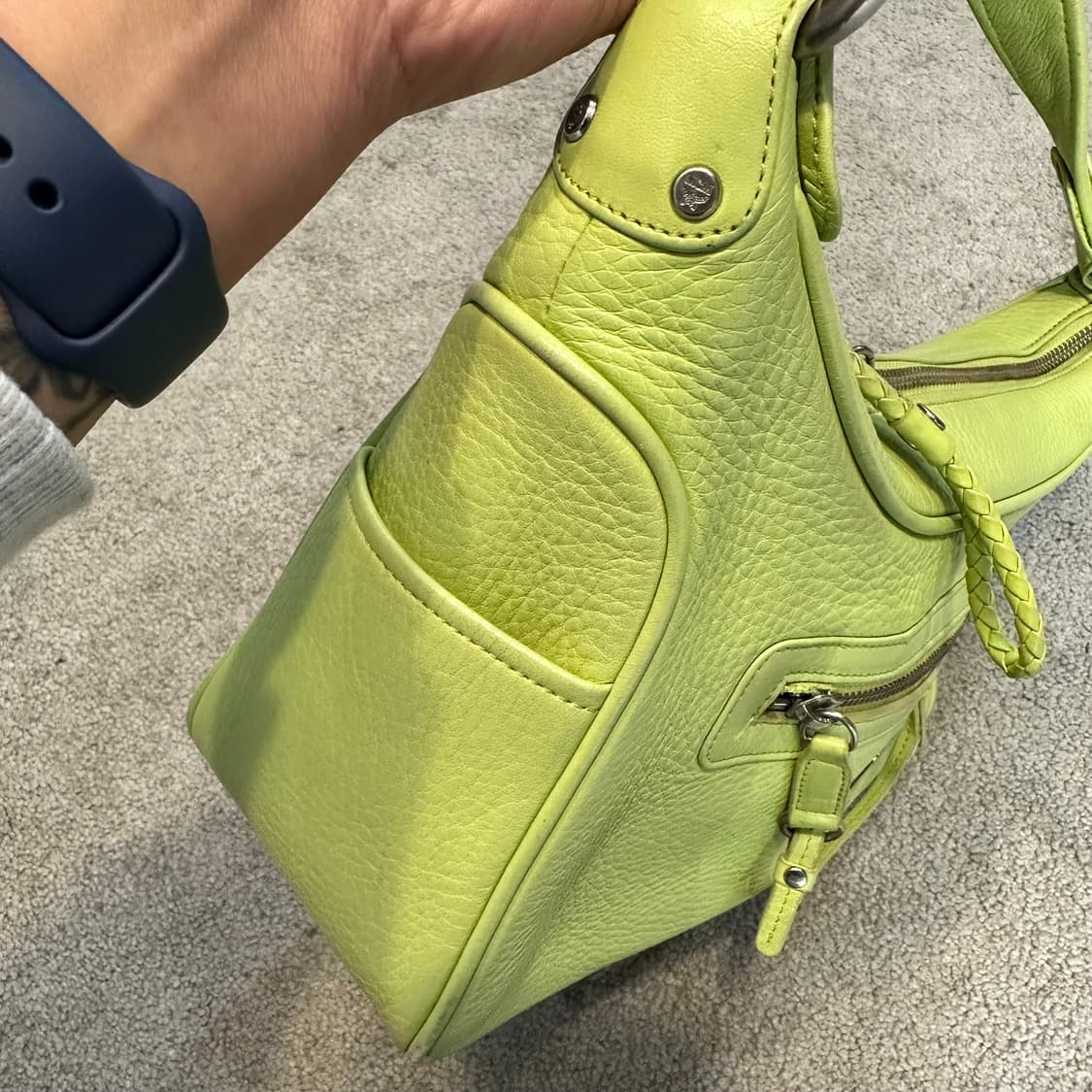 MCM 엠씨엠 빈티지 라임 숄더백 상품이미지6