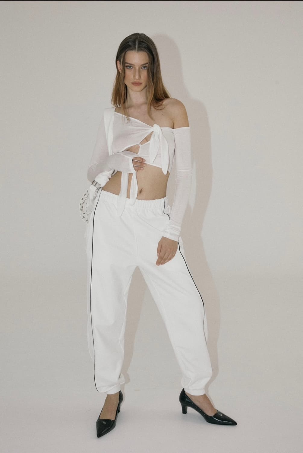 최종가격) 쓰리타임즈 Tied One Shoulder Cardigan 상품이미지3