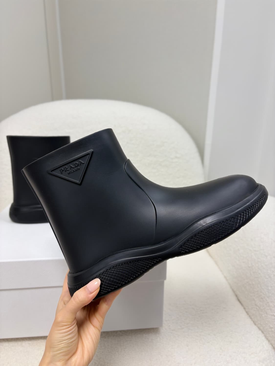 프라다 삼각 로고 러버 레인부츠 블랙 7사이즈 상품이미지9