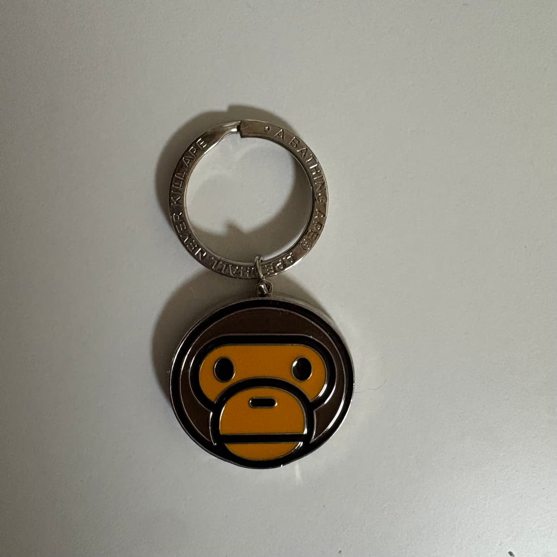 베이프 마일로 메탈 키링 상품이미지1