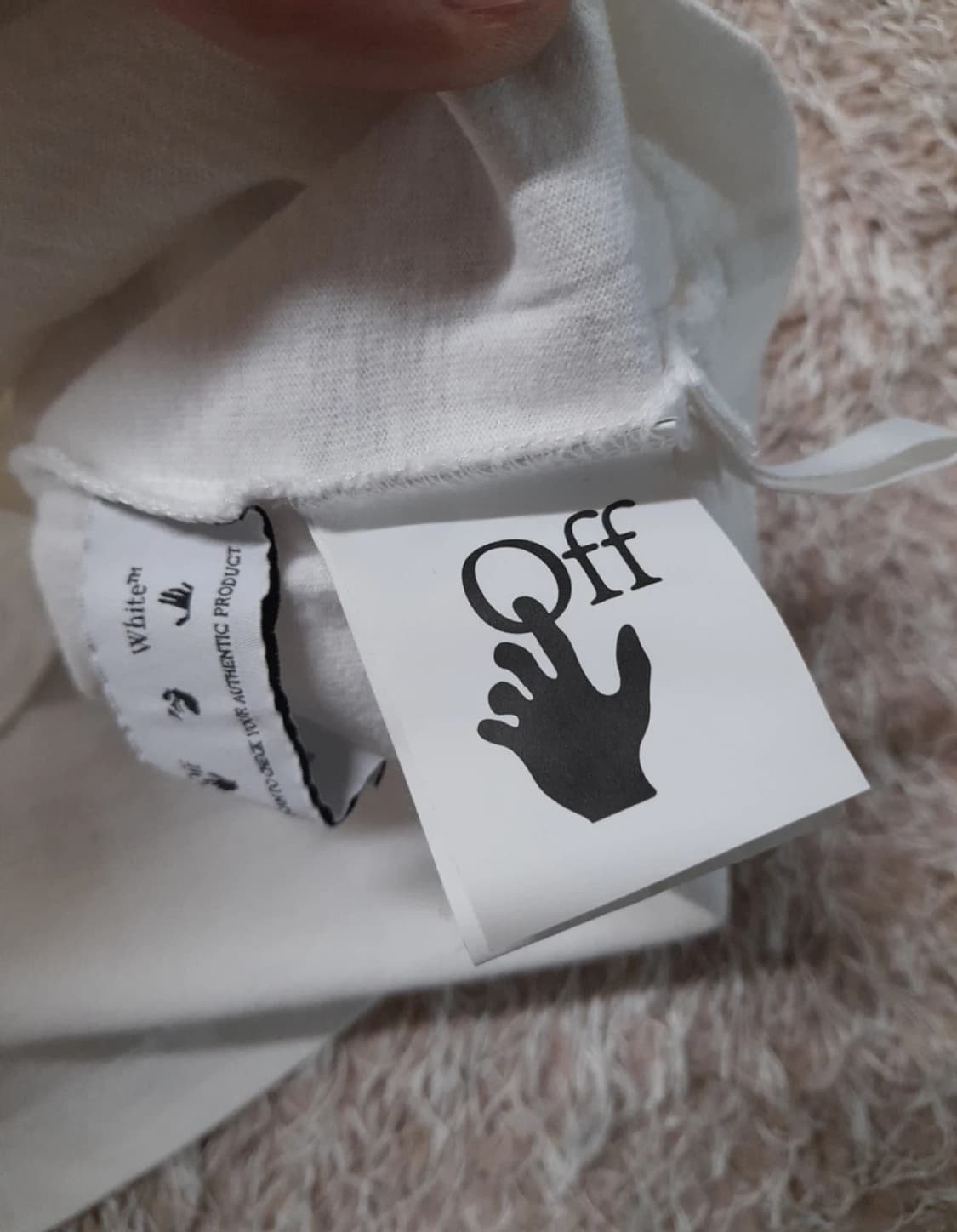 오프화이트 반팔 티셔츠 상품이미지3