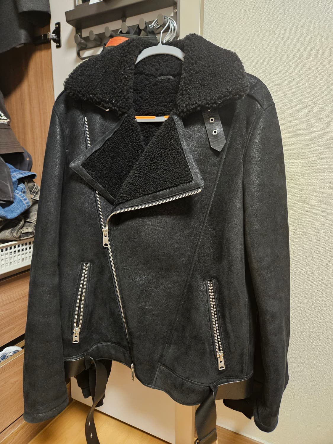 올세인츠 블랙 무스탕 M 상품이미지1