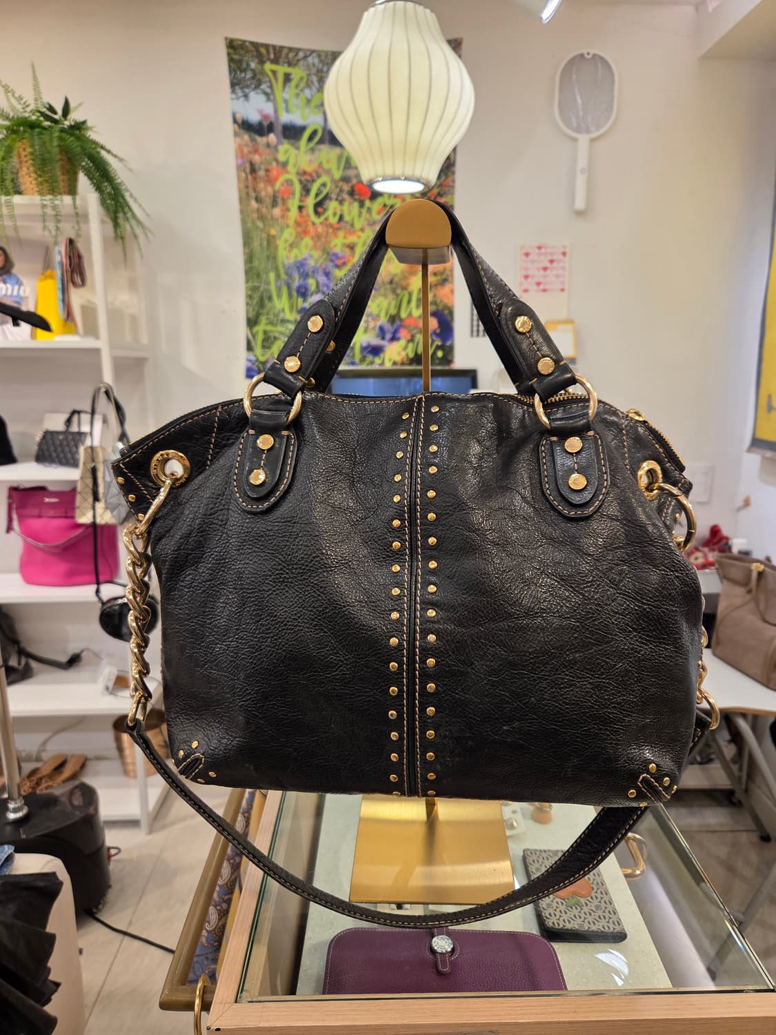 마이클코어스 스터드 숄더백 상품이미지1