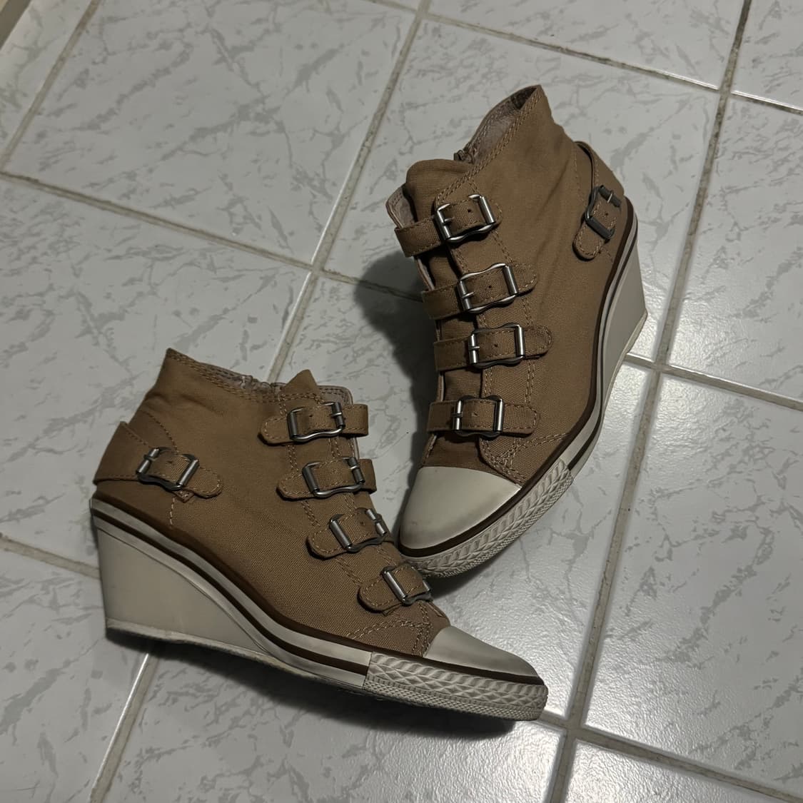ASH 웨지힐 스니커즈 (35 size) 상품이미지1