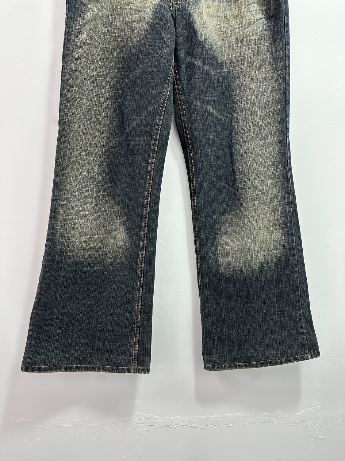 Vintage back stud point fade flare jeans 상품이미지6