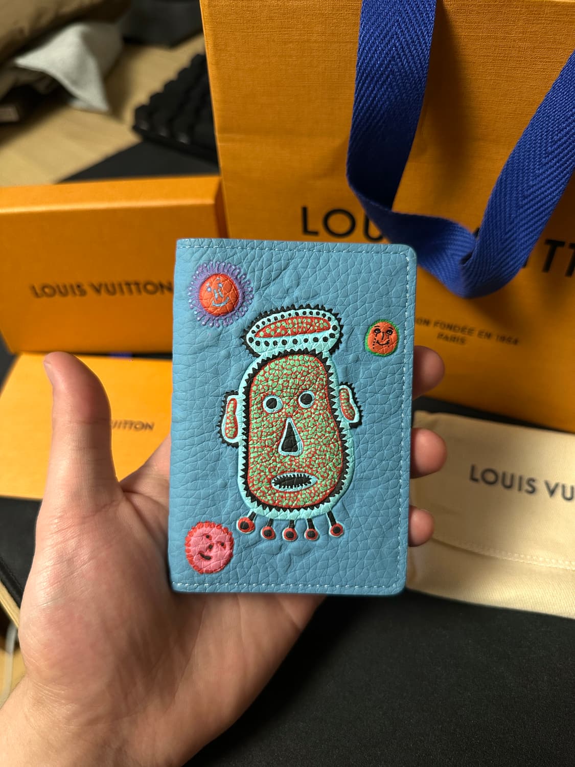 루이비통x야요이 포켓오거나이저 토뤼옹 모노그램 블루 상품이미지1