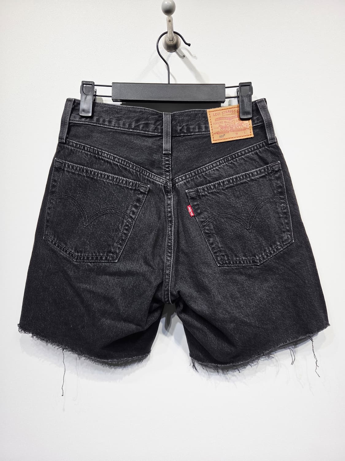 리바이스 501. 여자 흑청 데님 숏팬츠_24 상품이미지4