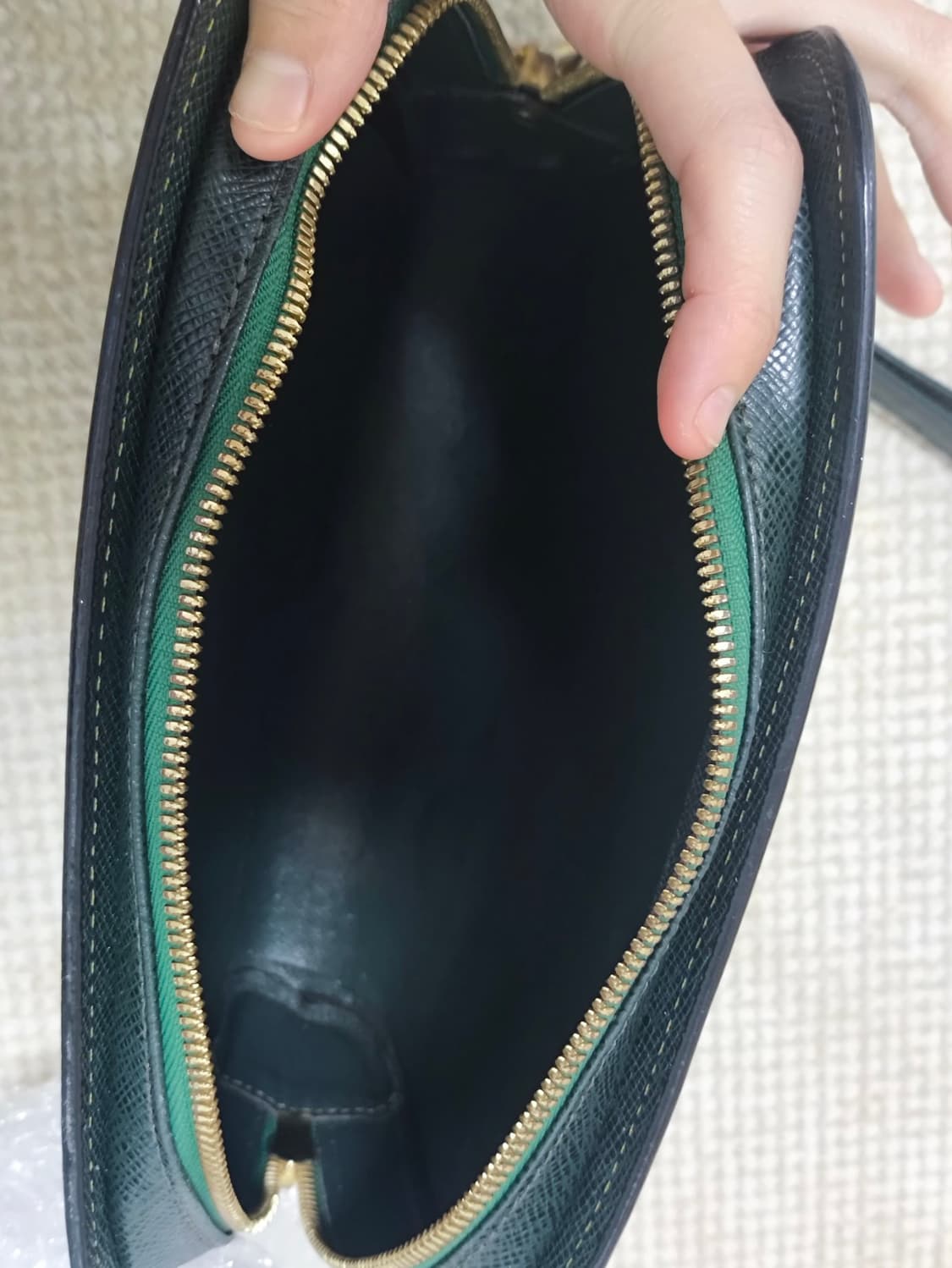 (정품) 루이비통 타이가 바이칼 클러치백 상품이미지7