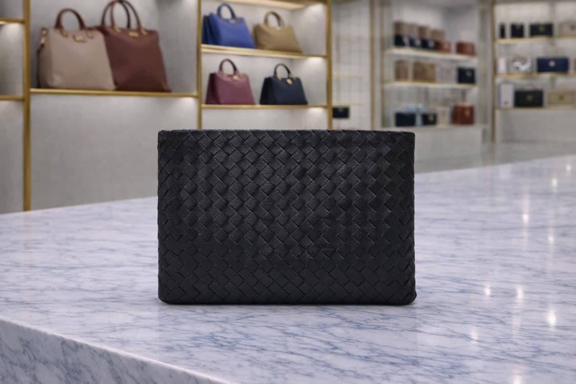 [S급] 보테가베네타 인트레치아토 스트랩 클러치 판매합니다!!! 상품이미지2