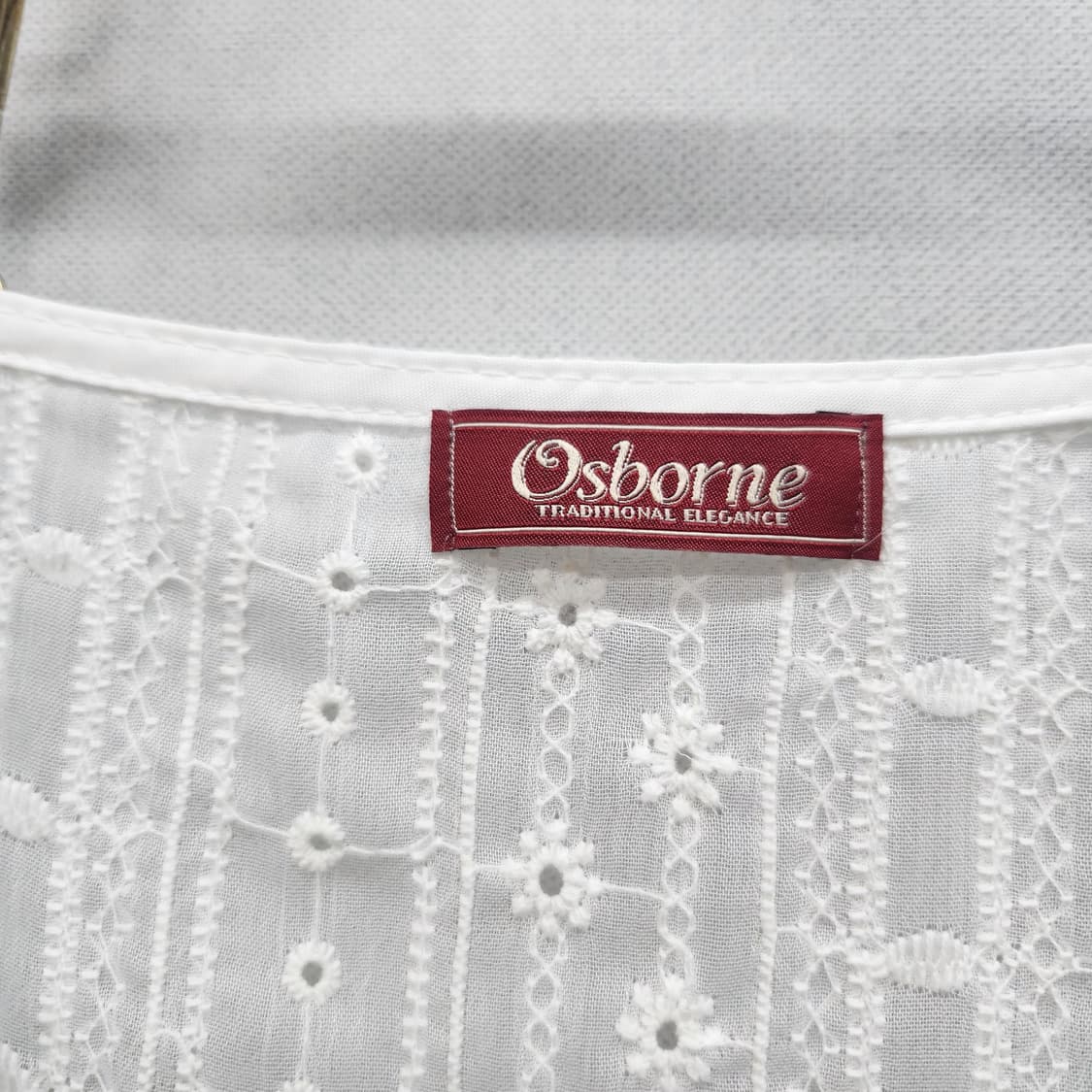 24ss 오스본 아일렛 자수 볼륨소매 블라우스 F(L~XL) 상품이미지5